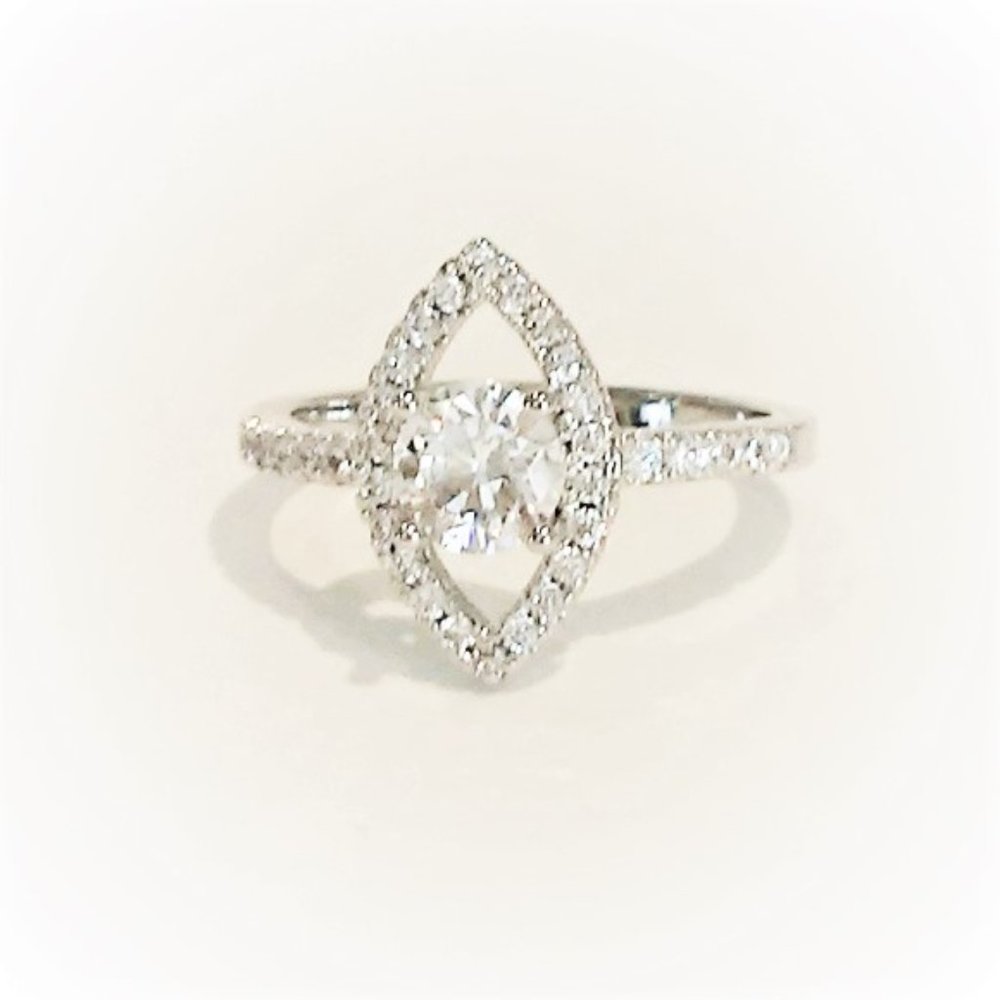 925 Simulated Diamonds‎ Ring Silver 925  Sz 6